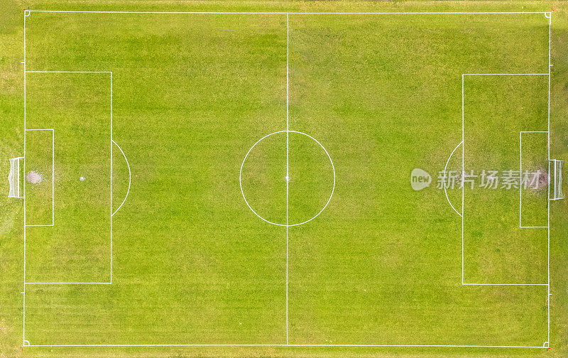 空的绿色足球voetbalveld luchtfoto